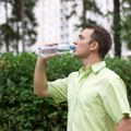 Oprezno sa vodom iz plastičnih flašica: Po vrućini mogu da nam naprave problem, evo šta je rešenje