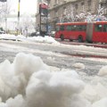 (VIDEO) Udario u znakove i bandere: Vozač izgubio kontrolu nad autobusom na Petlovom brdu