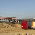 Troje poginulo, povređeno skoro stotinu ljudi u iskliznuću voza u Egiptu