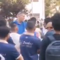 Građani Kine i Bangladeša na skupu naprednjaka u Šapcu: Pogledajte kako ih postrojava SNS funkcioner (video)