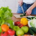 Разноврсна исхрана богата антиоксидансима повезана са бољим хормонским здрављем и каснијом менопаузом