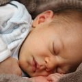 "Šanse su bile 1 od milion" Lekari porodili medicinsku sestru, pa ostali u šoku: "Rodilo se čudo od deteta"