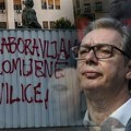 Полицајцу прети отказ због слике "СНС јунака" које је помиловао Вучић