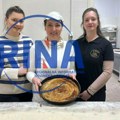 Koja se želi domaćicom zvati - ovo mora znati: Mira iz Čačka je majstor u razvijanju kora za domaću pitu, tradiciju prenela i…