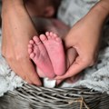 Švedska oduzela bebu porodici iz BiH, roditelji se bore da je vrate