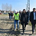 Ministarka Irena Vujović obišla opštinu Pećinci Obimni radovi u Ogaru i Brestaču
