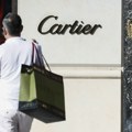 Čovek kupio dijamantske "Cartier" minđuše za 13 dolara zbog greške na sajtu! Kompanija nemoćna, isporučila nakit