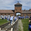 (FOTO) Nekoliko hiljada Jevreja u „Maršu živih“ u Aušvicu