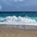 Telo muškarca satima ležalo među kupačima Užas na plaži na ostrvu Vir