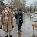 Miladinov dočekala đake sa AP KiM koji će uz pomoć Kancelarije zimovati na Tari