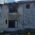 Domaćin stoji pred zgarištem, požar mu uzeo dom! Na ulici on, majka, žena, 3 dece i sestra ometena u razvoju