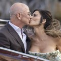 O čudnom poljupcu Loren i Džefa Bezosa bruji čitav svet: "Zgrabila ga kao da će ga progutati, a ljubi ga filmski"