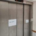 FOTO, VIDEO Kardio je pola zdravlja: Ne rade liftovi u pojedinim zdravstvenim ustanovama u Novom Sadu