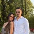 Naša pevačica objavila vest da je trudna: Pozira sa partnerom i ne skida osmeh sa lica, čestitke pljušte