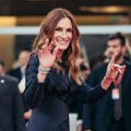 Intimni trenutak Džulije Roberts završio na društvenim mrežama: Evo šta radi glumica na brodu u Veneciji!