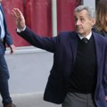 Sarkozi od jutros na robiji Bivši francuski predsednik stigao u zatvor