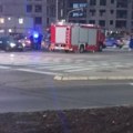 (Foto) Prošao na crveno svetlo, pa se zakucao u vatrogasno vozilo Teška nesreća na Novom Beogradu: Stvaraju se gužve