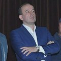 Prekinuta sednica SO Topola: Nije uvršten predlog o glasanju o poverenju Draganu Jovanoviću, odbornik opozicije ga poprskao…