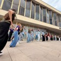 Uz trubače u svet odraslih – čačanski gimnazijalci proslavili poslednji srednjoškolski dan