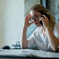 Zašto generacija Z izbegava telefonske pozive i kako to utiče na posao?