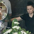 Pevačica došla na sahranu Andrije Bajića u belom, sa kunom na glavi: Ljudi šokirano gledali šta je obukla