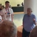 Svetislav Pešić postrojio mlade košarkaše Srbije, pa im održao motivacioni govor! Postali vicešampioni Evrope, a onda dobili…
