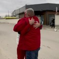 Dirljiv i neočekivani susret oca i sina nakon 7,5 godina koji je rasplakao celu Srbiju – VIDEO