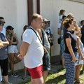 Protest građana na Bežanijskoj kosi zbog seče stabala