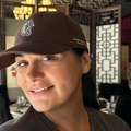 Jana Todorović u šortsu, svi primetili da je smršala: Pevačica opalila selfi u ogledalu, a na nogama markirane papuče