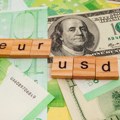 Evro bi trebalo da jača prema dolaru i u 2026.