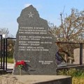 Ambasada Rusije u Srbiji: Deca učestvovala u obnovi spomenika uoči Dana pobede /foto/