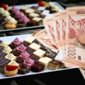 Torta 2.200, kilo sitnih kolača 1.850 dinara: Samo za poslasticu za slavu ode 6.000 dinara! Srbi šokirani i cenom žita: Ovo…