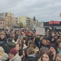 Skup za odbranu dostojanstva gimnazije Jovan Jovanović Zmaj: Đaci tražili ostavku direktora (FOTO, VIDEO)