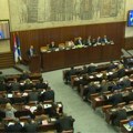 Prva sednica Skupštine Vojvodine od pada nadstrešnice, ispred zgrade obezbeđenje, PSG bojkotuje sednicu