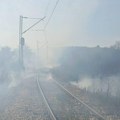 Požar izbio na kući, proširio se na prugu: Deonica Ralja – Sopot Kosmajski zatvorena za saobraćaj: Oglasili se iz Železnica…