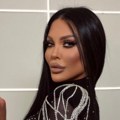 Neprepoznatljiva! Evo kako je Maja Marinković izgledala pre plastičnih operacija, iskeširala 40.000 evra za novi izgled (foto)…