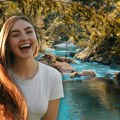 Sedam sekundi u vodi donosi večnu mladost! Turisti hrle na „Ostrvo večne lepote“ zbog neobične legende o čarobnoj reci