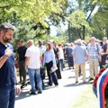 (Foto) Šapić prisustvovao parastosu i položio venac u znak sećanja na žrtve "Oluje"