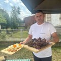 Hajdučki ćevap iz Kotraže: Ukus Dragačeva koji se pamti, a majstor Jovo otkriva tajnu starog specijaliteta