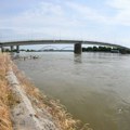 Izlilo se između 25 i 30 hiljada litara goriva u Dunav, zabranjeno kupanje na novosadskom Štrandu