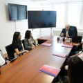 Još četiri medicinske sestre i dva doktora se vraćaju u Srbiju, Lončar uručio ugovore o radu