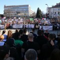 Plan protesta „Zadnji voz za Čačak“: Građani dočekali studente koji su došli biciklima i peške