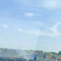 (Video) Prvi snimci sa mesta stravičnog sudara u Beogradu: Jedna osoba ispala iz vozila, udarila o asfalt: Težak sudar na…
