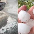 Grad porazbijao automobile, skupljali ga lopatama, a na ulicama poplava: Snimci nevremena posle paklene vrućine su da se…