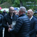 Predstavnici Srpske liste posetili dve porodice u Lešku, jednoj od njih uručili ključeve nove kuće FOTO/VIDEO