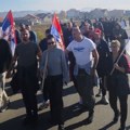 Grupa Srba sa KiM koja pešači ka Novom Sadu nastavila put ka Preljini