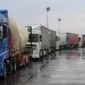 AMSS: Blokirano 18 graničnih prelaza u Srbiji za teretni saobraćaj