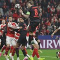 Arsenal stradao od "svog" oružja, a Bajer od "svog" Haverca, a buka će se podići zbog jedanaesterca