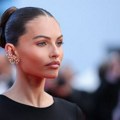 Kao najlepša devojčica na svetu osvojila je javnost, a sada napravila dramu: Posle venčanja besnela na paparace