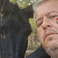 Nemanja Nikolić pokazao svoj mali raj: Pevač pobegao u šumu, živi u drvenoj kućici sa porodicom